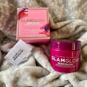 GlamGlow Mask NWT